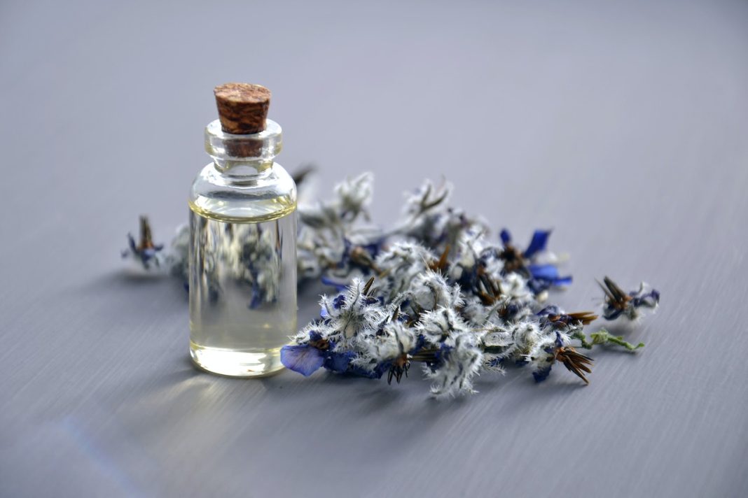 Hukum Parfum yang Mengandung Alkohol