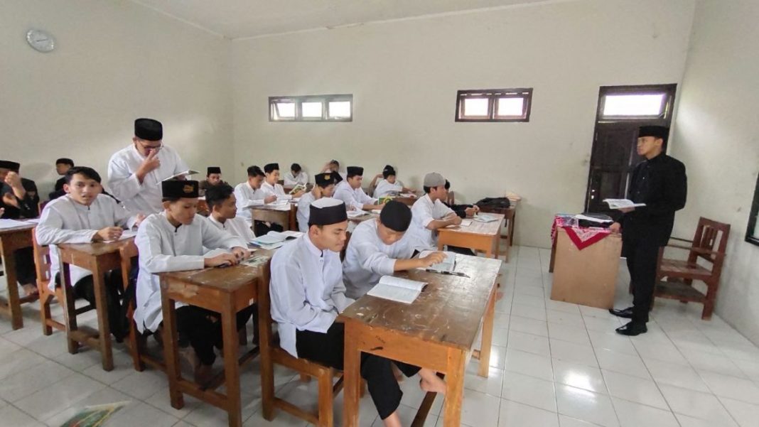 Siap Menjadi Pendidik, Santri Darusy Syahadah Mengikuti Program Praktik Mengajar