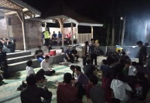 Asatidz Darusy Syahadah Nyate Bareng Di Kompleks Pesantren Asatidz Darusy Syahadah Nyate Bareng Di Kompleks Pesantren