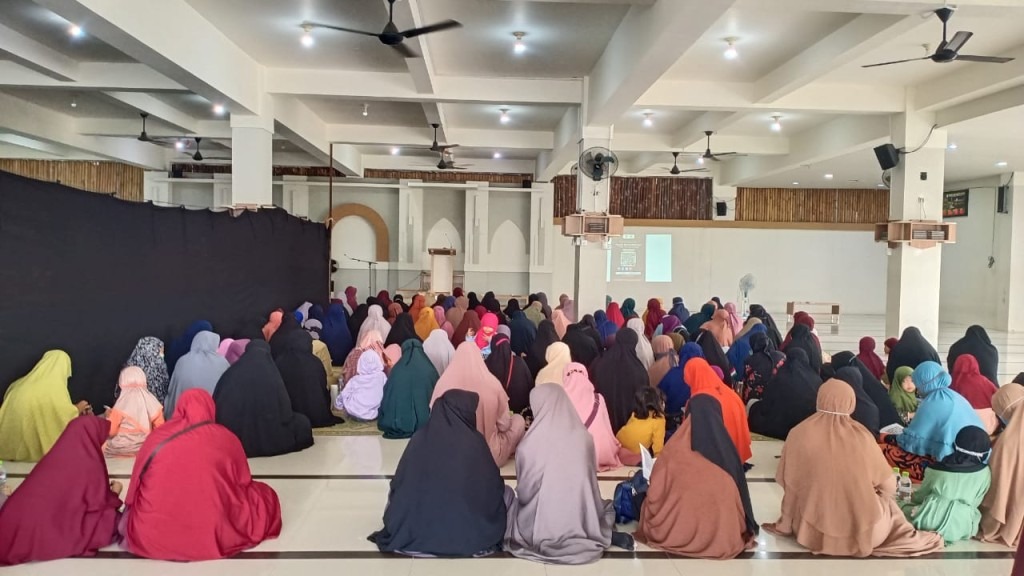 Khutbah ta'aruf merupakan agenda tahunan yang selalu dilaksanakan di awal tahun ajaran baru dengan tujuan untuk memberi pemahaman lebih detil tentang Pondok.