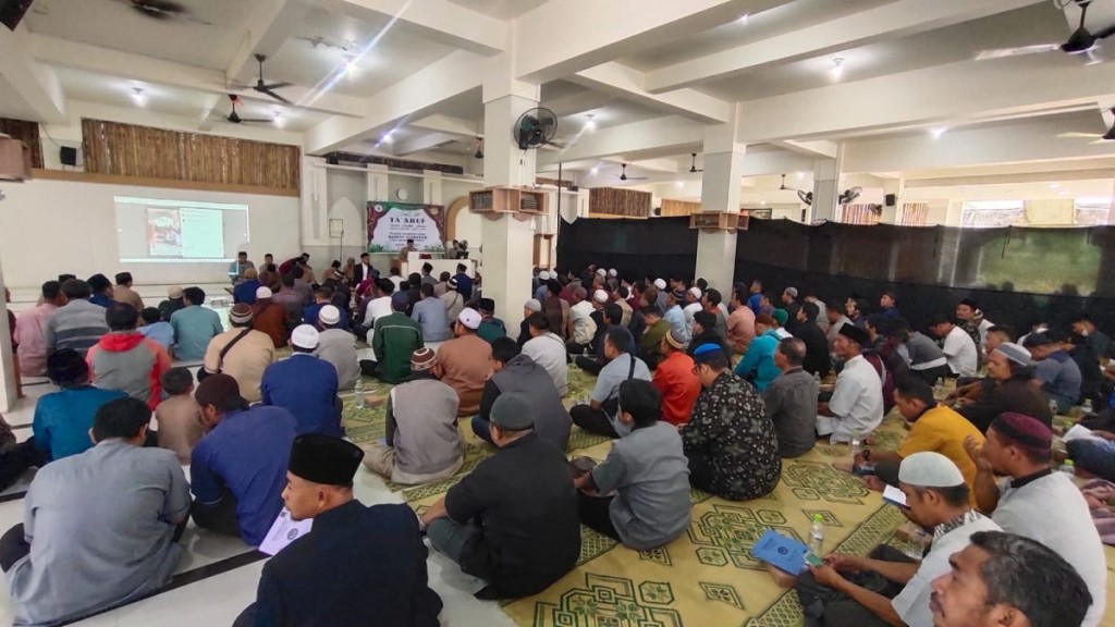 Khutbah ta'aruf merupakan agenda tahunan yang selalu dilaksanakan di awal tahun ajaran baru dengan tujuan untuk memberi pemahaman lebih detil tentang Pondok.