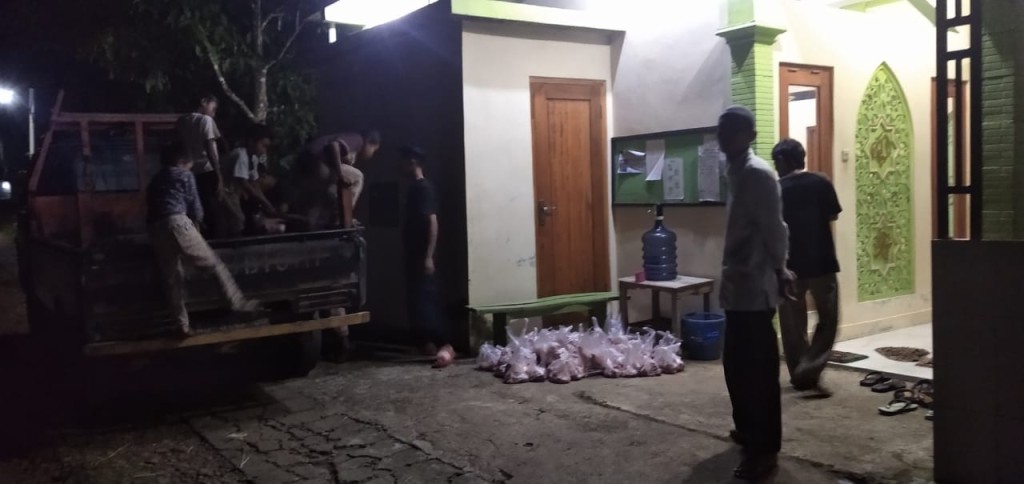 Rayakan Idul Adha DS Distribusikan Daging Kurban Untuk Warga