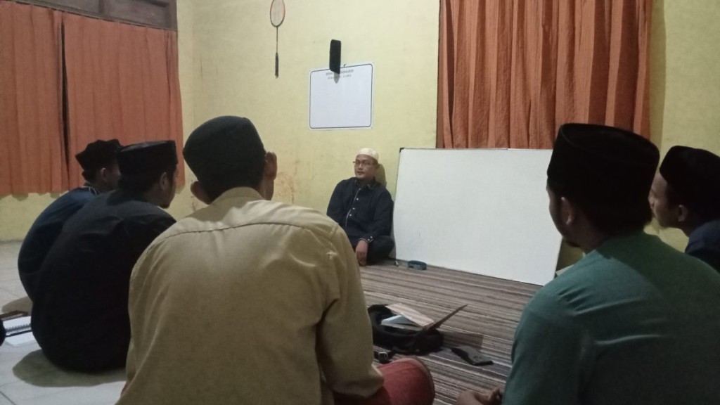 Asatidzah Muda Unit STI Ikuti Kajian Intensif Bersama Ustadz Senior 