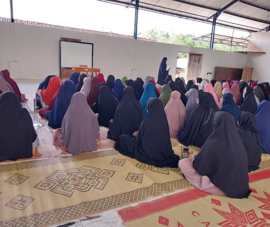 Praktek Ibadah Amaliyah Santriwati Baru PPIDS PI 20222023