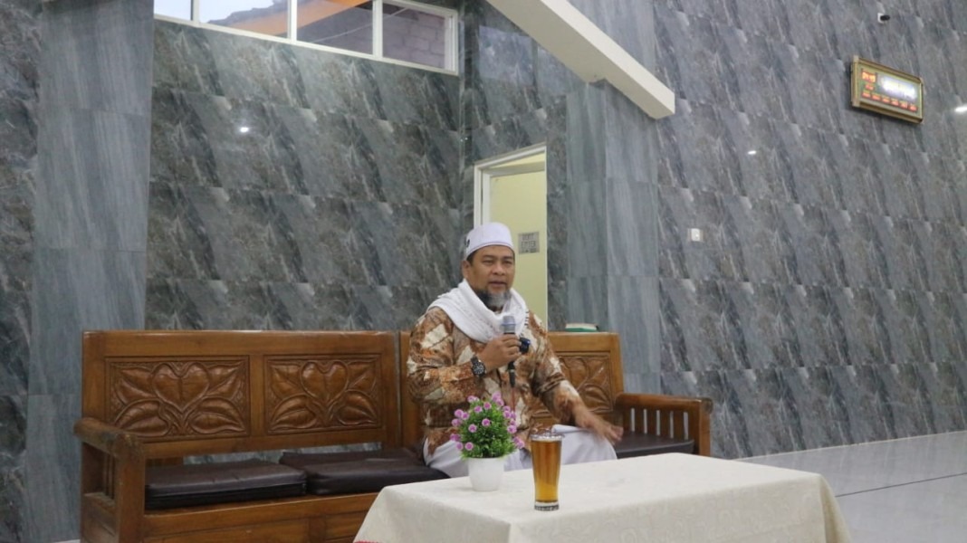 Santriwati Mengikuti Kajian Bersama Ustadz Zulkifli Muhammad Ali, Lc., M.A.
