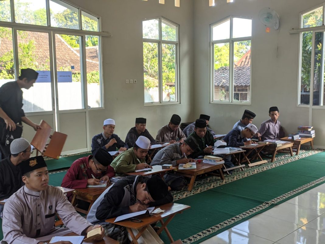 Unit STI Gulirkan Program Durus Idhafiyyah Untuk Santri