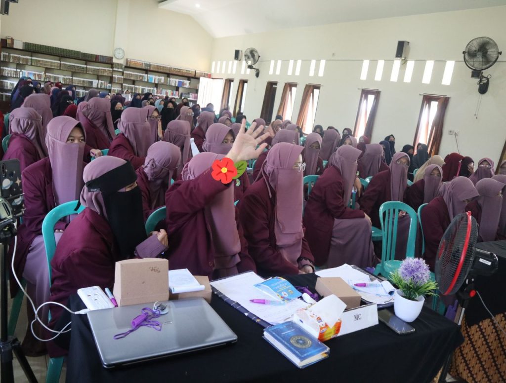 Badan Eksekutif Mahasantri MADS Putri Adakan Seminar