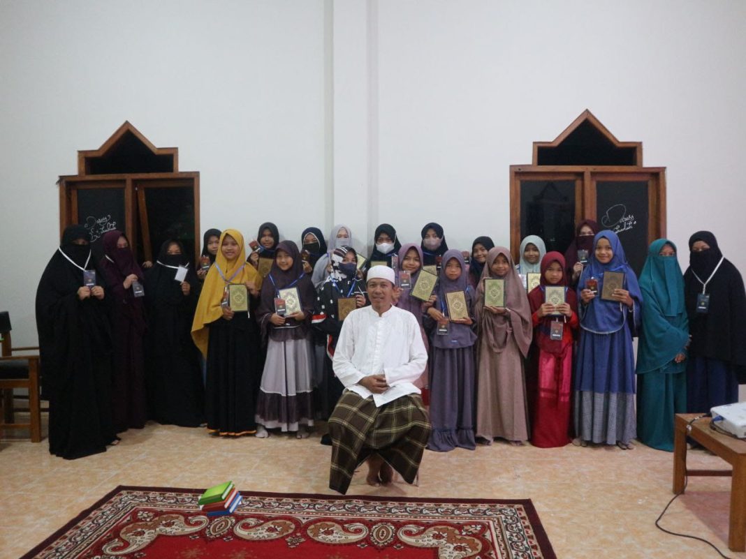 Mabit Tadarus Al-Qur'an di Ponpes Darusy Syahadah Putri