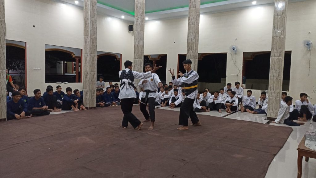 Pertandingan Persahabatan dengan Ponpes Al-Fadhilah