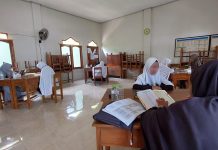 Ujian Lisan Tahfizh dan Tahsin Darusy Syahadah Putri Ujian Lisan Tahfizh dan Tahsin Darusy Syahadah Putri