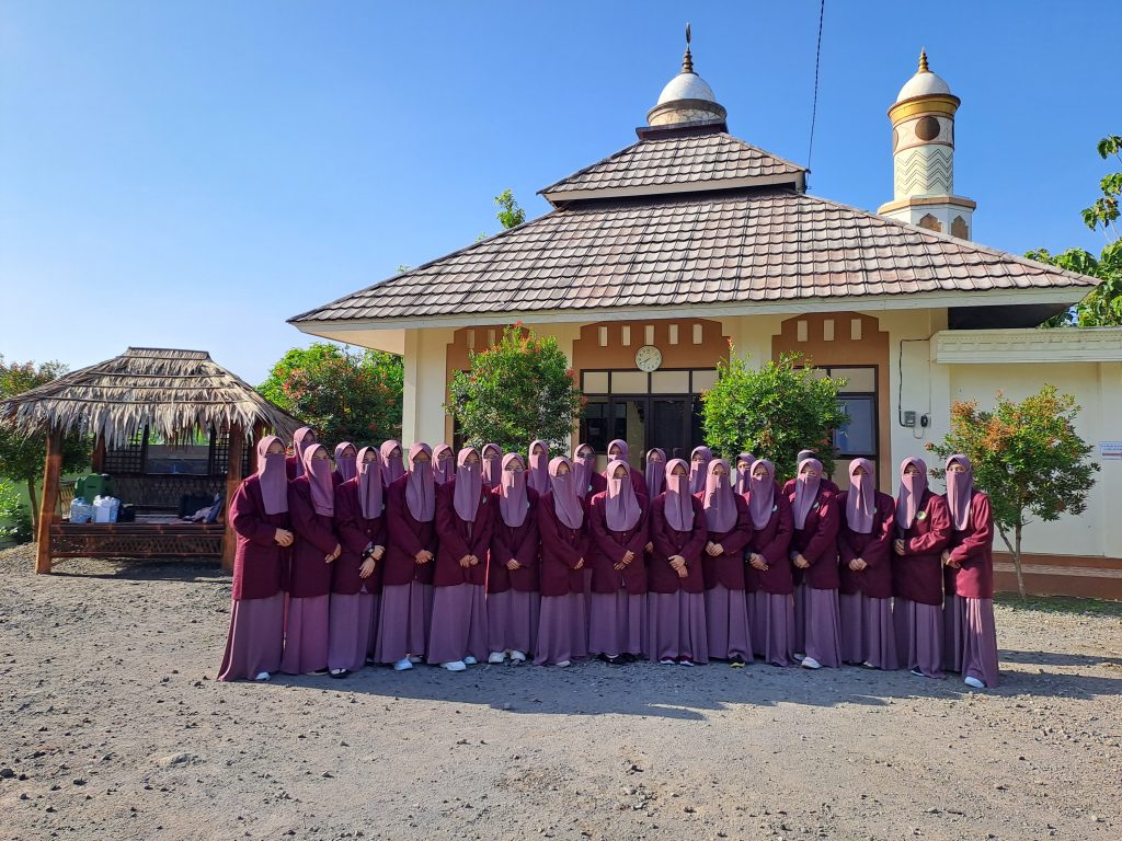 Mahasantri Semester VI MADS Putri Ikuti Kegiatan PPL