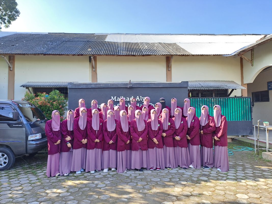 Mahasantri Semester VI MADS Putri Ikuti Kegiatan PPL