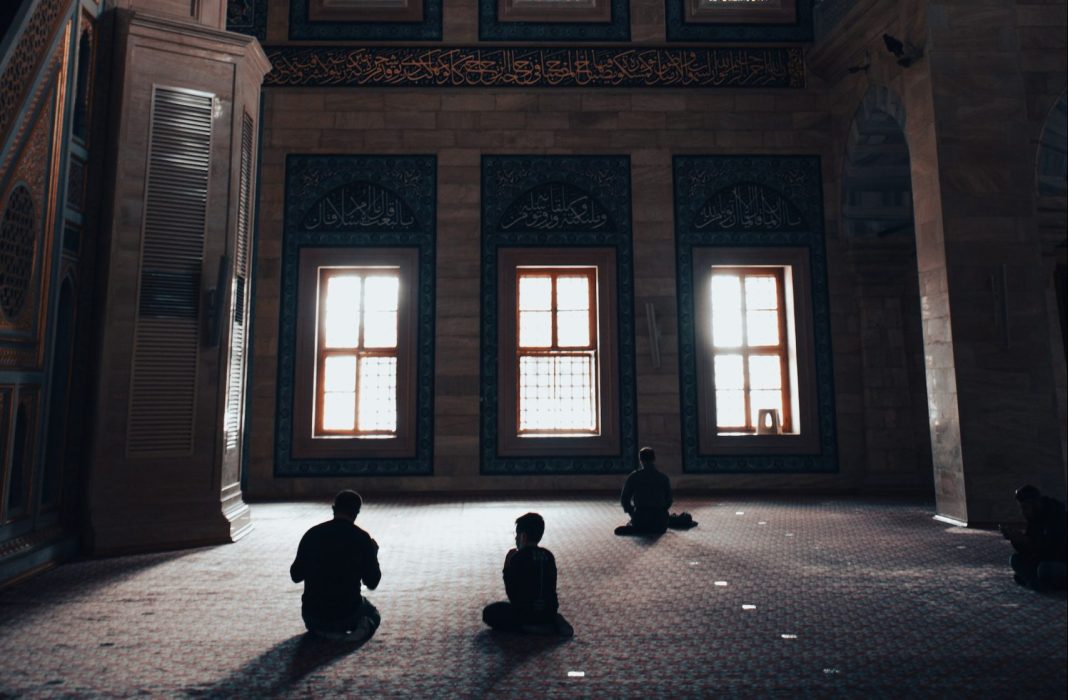Memaknai Hakikat Beragama