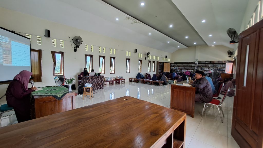 Perlombaan Baca Kitab MADS Putri