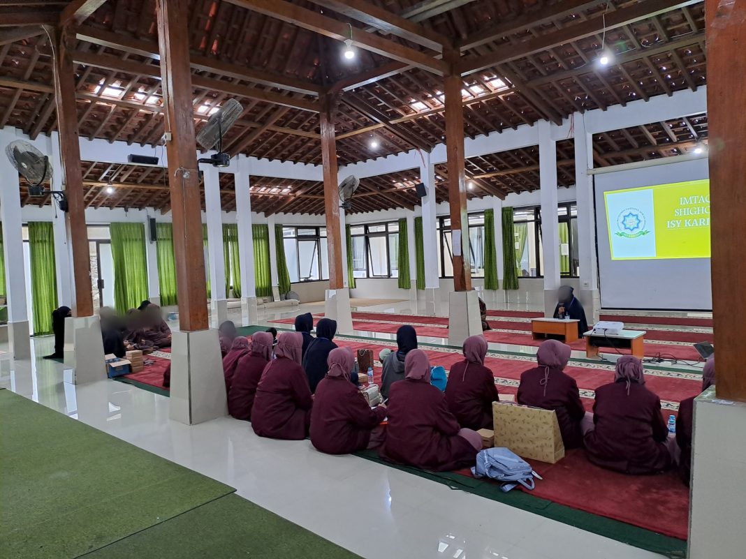 Outing Class Semester IV Prodi MATQ