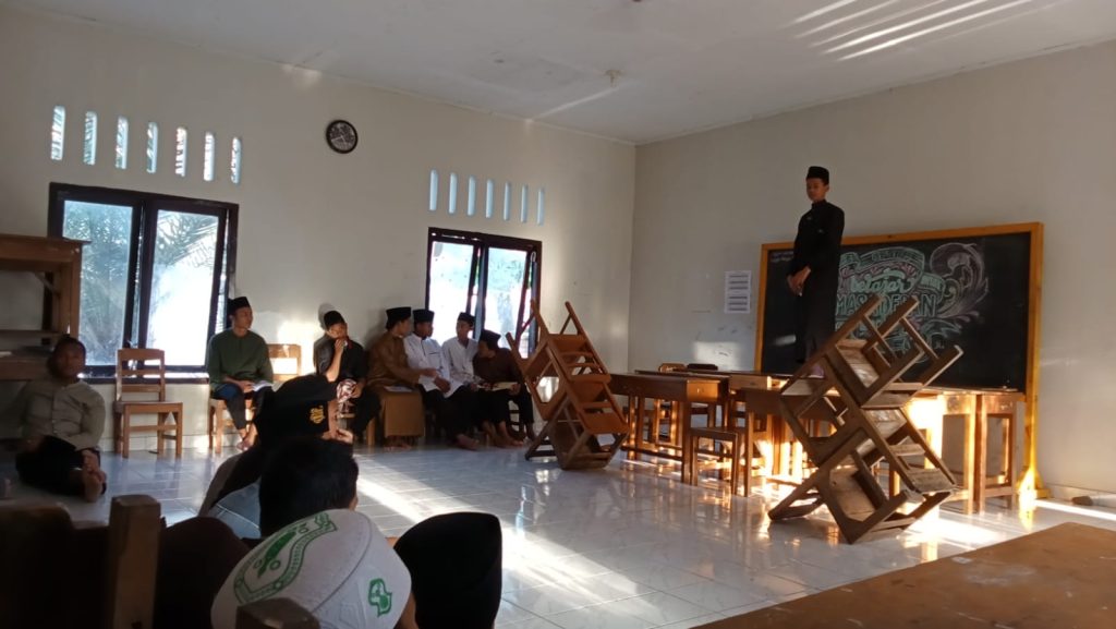 Santri Kelas 1 IKM dan 1 KMI Rutin Ikuti Kegiatan Muhadharah