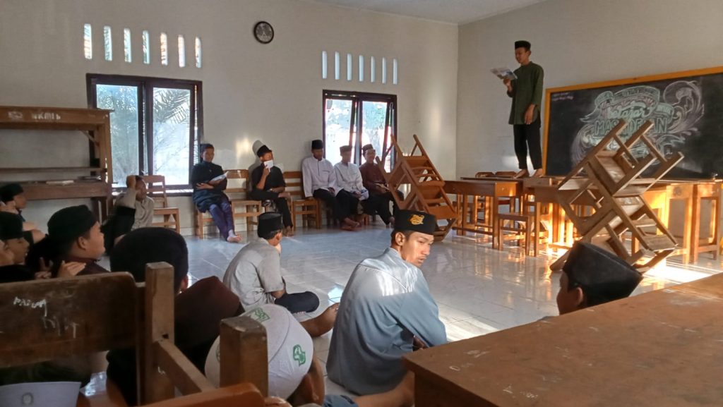 Santri Kelas 1 IKM dan 1 KMI Rutin Ikuti Kegiatan Muhadharah