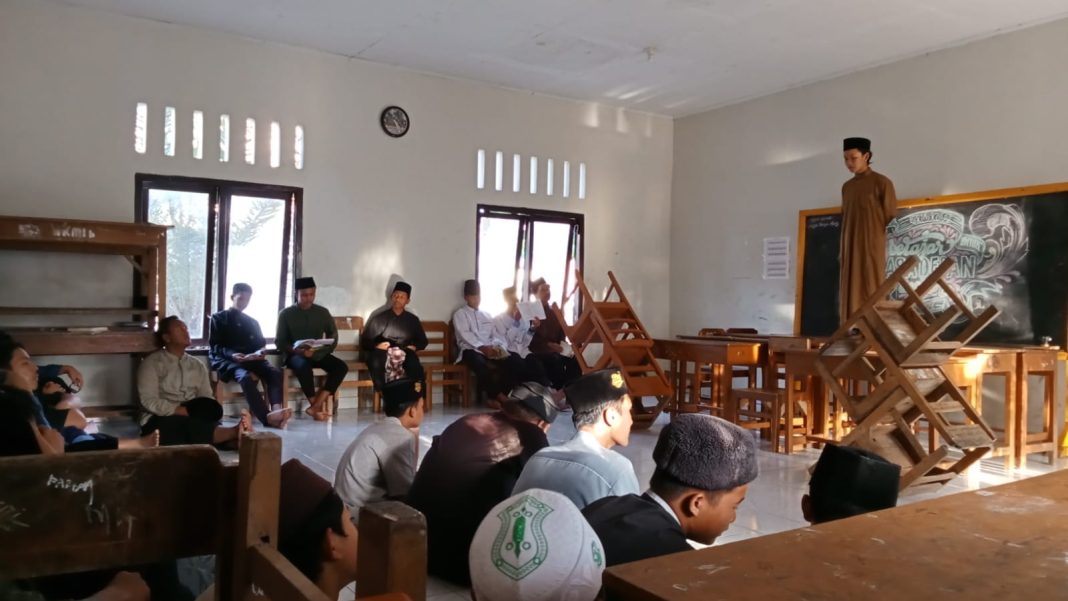 Santri Kelas 1 IKM dan 1 KMI Rutin Ikuti Kegiatan Muhadharah