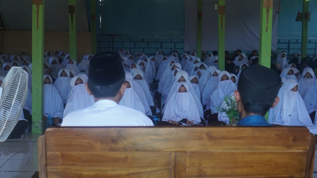 Ihtifal Jama'i Diikuti Oleh Seluruh Santriwati Dan Asatidzah