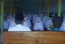 Ihtifal Jama’i Diikuti Oleh Seluruh Santriwati Dan Asatidzah Ihtifal Jama'i Diikuti Oleh Seluruh Santriwati Dan Asatidzah