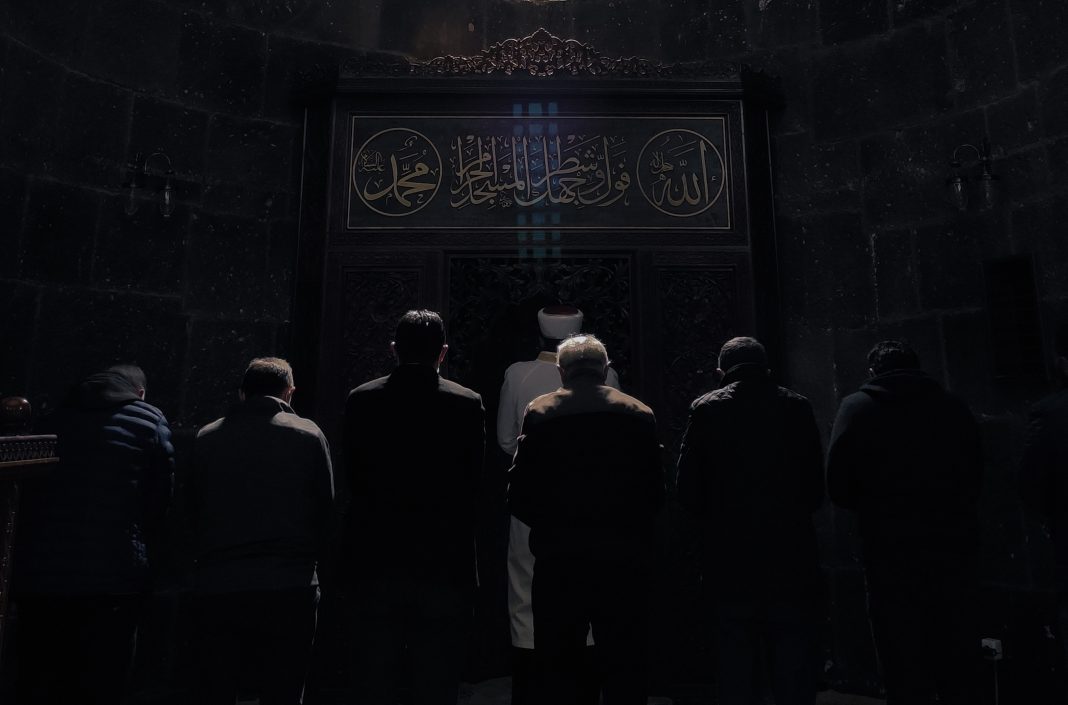 Tips Agar Shalat Tahajud Terasa Ringan