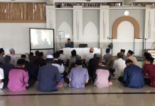 Kelas 1 KMT Jalani Program Tahsin Bersama Ustadz Anjar Al-Hafidz Kelas 1 KMT Jalani Program Tahsin Bersama Ustadz Anjar Al-Hafidz