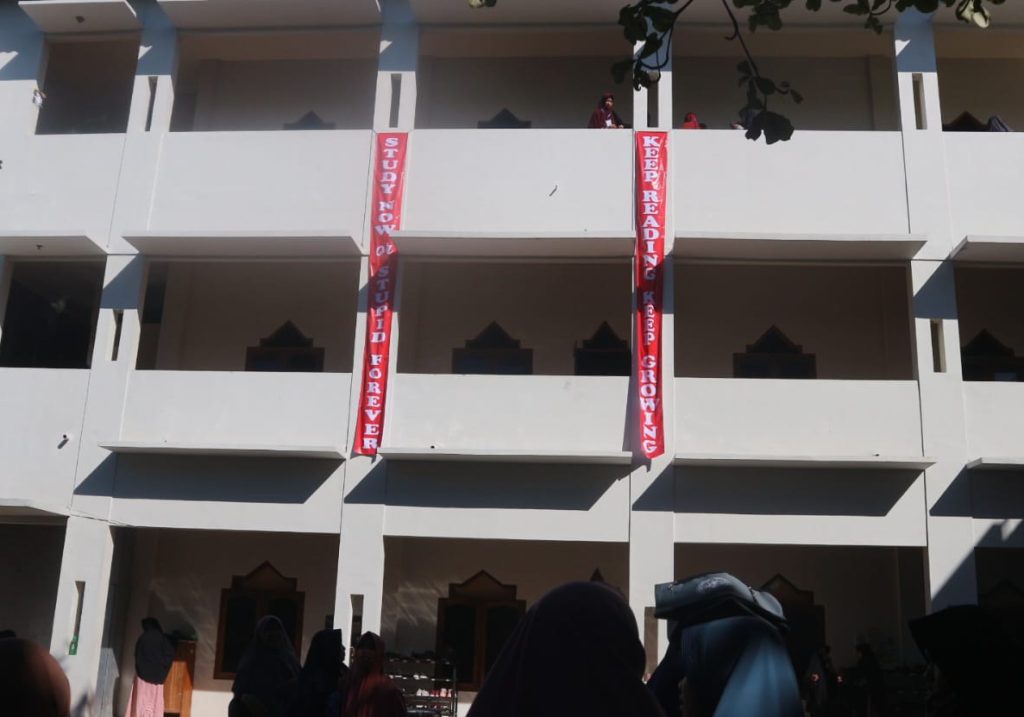 Darusy Syahadah Putri Gelar Acara "Book Day" Untuk Tingkatkan Literasi