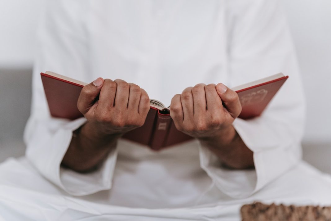 Khutbah Jum'at: Pentingnya Tarbiyah Islamiyah Dalam Keluarga