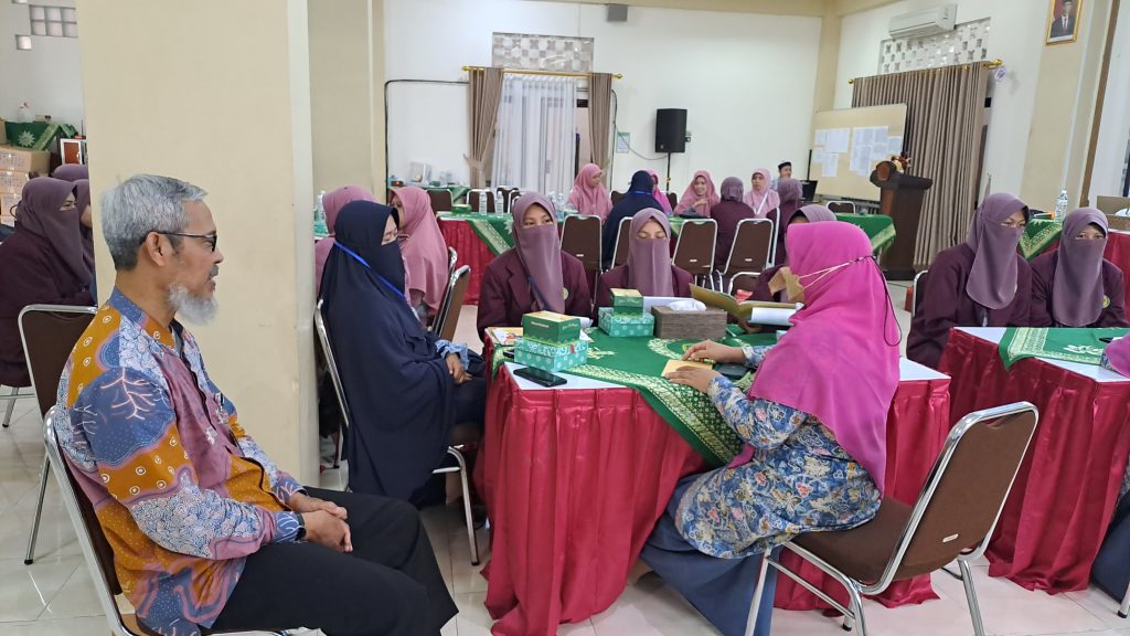 Mahasantri MADS Putri Lakukan Studi Banding di Madrasah Muallimat