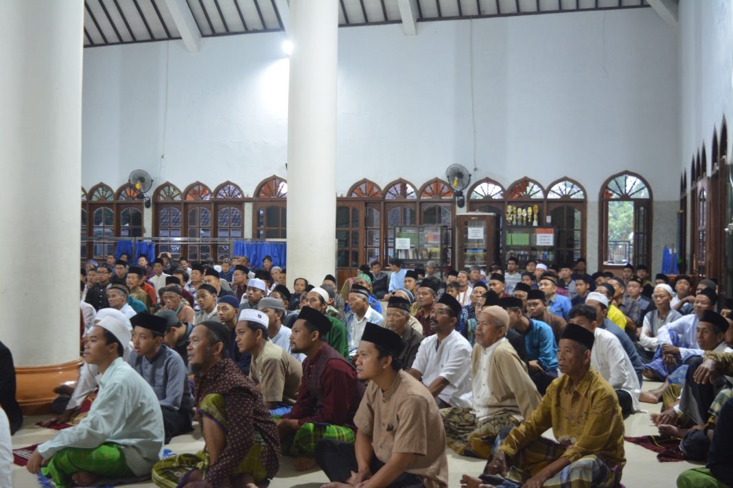 Pesantren dan Masyarakat Bersatu Menuju Blagung Kampung Santri