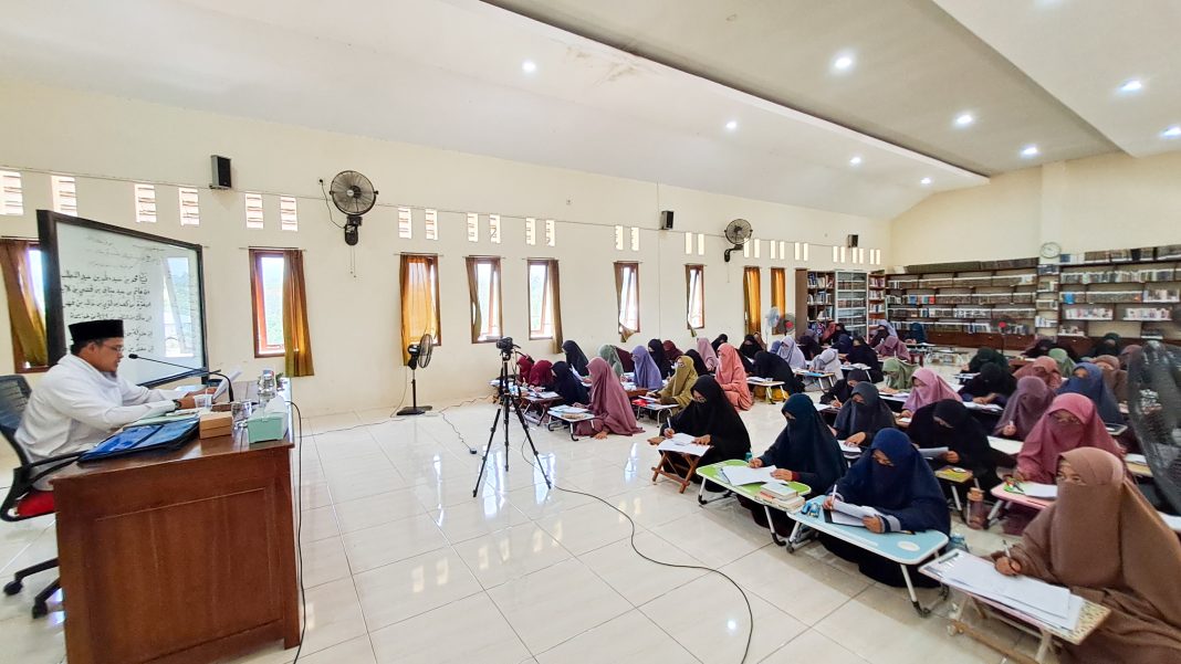 Kajian Matan Nadhm Ummahatul Mukminin Bersama Ust. Dzikri