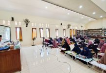 Kajian Matan Nadhm Ummahatul Mukminin Bersama Ust. Dzikri Kajian Matan Nadhm Ummahatul Mukminin Bersama Ust. Dzikri