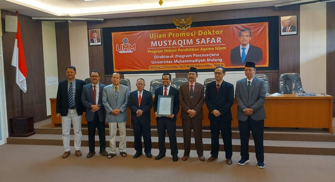 KH. Mustaqim Safar Sukses Raih Gelar Doktor Pendidikan Islam di UMM