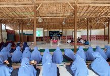DS Putri Terima Kunjungan dari Ponpes SMP Darul Ikhlas DS Putri Terima Kunjungan dari Ponpes SMP Darul Ikhlas