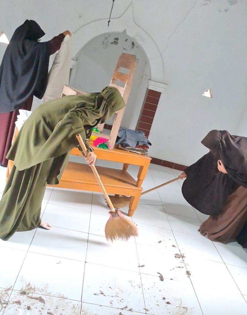 Baksos Masjid Kampung Mahasantri MADS Putri