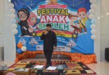 Festival Anak Sholeh “Membangun Generasi Berjiwa Qur’ani” Festival Anak Sholeh "Membangun Generasi Berjiwa Qur'ani"