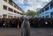 Kegiatan Bakti Sosial Santriwati Kelas Akhir Kegiatan Bakti Sosial Santriwati Kelas Akhir