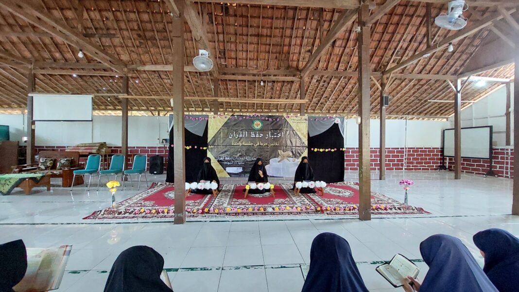 Tasmi' Akbar Santriwati Unit KMT Ponpes Darusy Syahadah