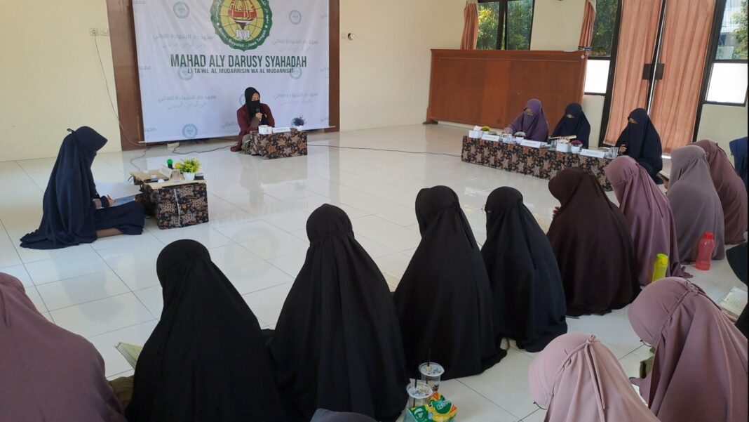 Ma'had 'Aly li Ta'hil Al-Mudarrisat Sukses Gelar Ujian Itqan Al-Hifdz