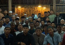 Malam Inspiratif Pra-Wisuda: Ustadz Dr. Mustaqim Safar Beri Pembekalan untuk Santri Kelas Akhir STI Darusy Syahadah
