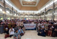 Ruang Baik Bagikan Wakaf Al-Qur’an untuk Santri Darusy Syahadah